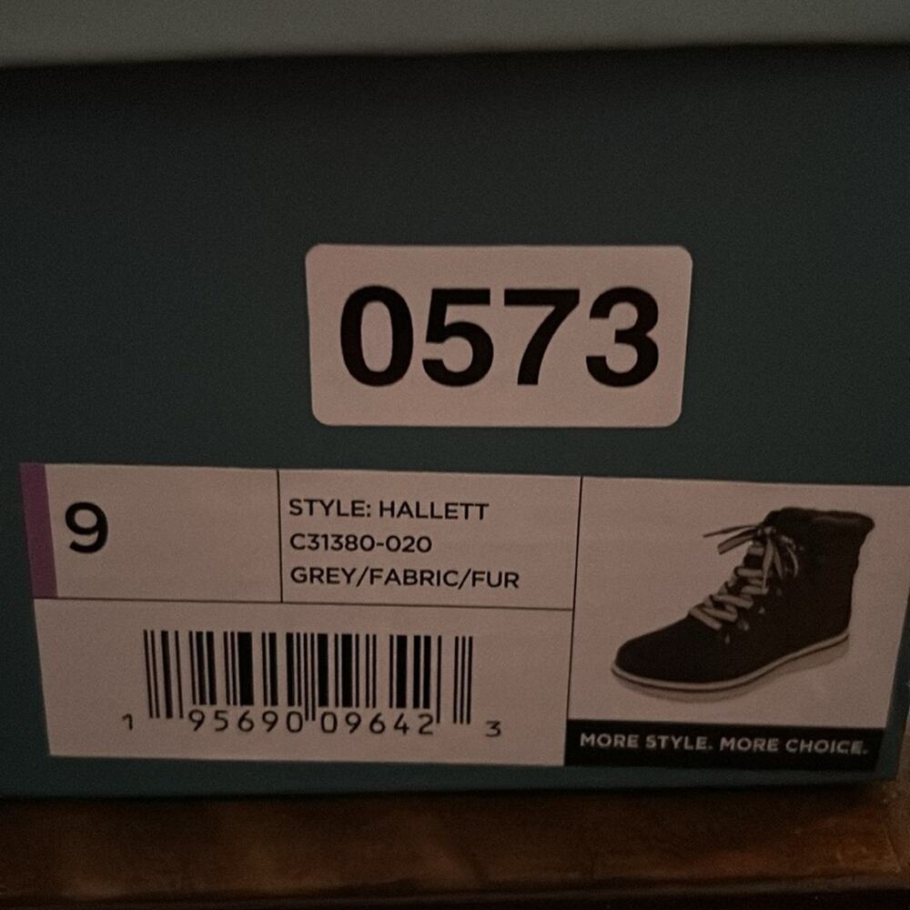 Cliffs by White Mountain Hallet Hiking Boot Bootie NEW Size 9 Grey Gray Fur Trim - Picture 11 of 11